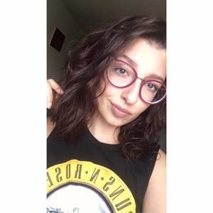 Meet your Posher, Alexis